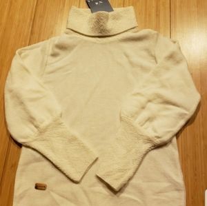 Nueces Girls turtle neck sweater with pants